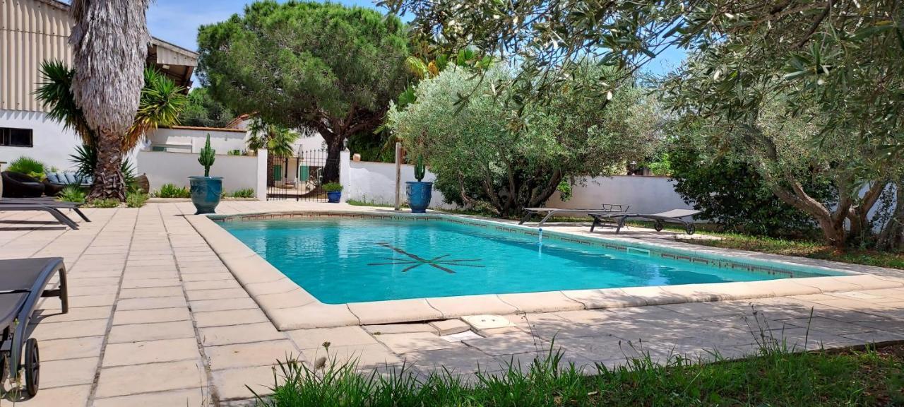 Mas De Plisset * Saint-Gilles (Gard)